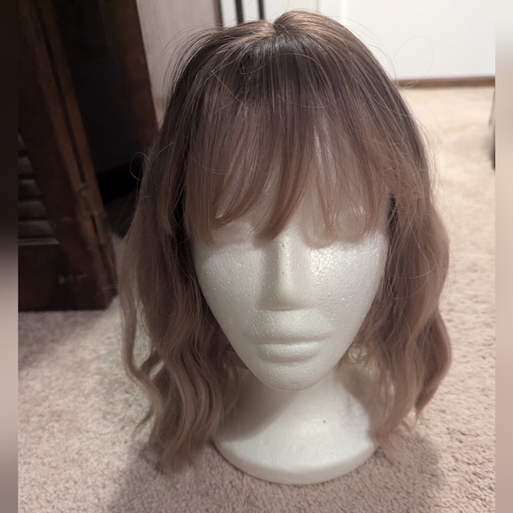 Lush Wig - Picture 2 of 5